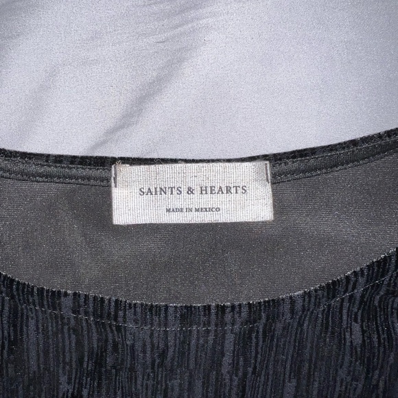 Black Velvet Cropped Sweater - Picture 5 of 5